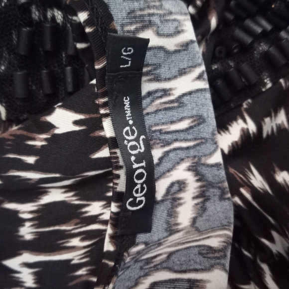 George Monochrome Patterned Dress - Picture 2 of 2